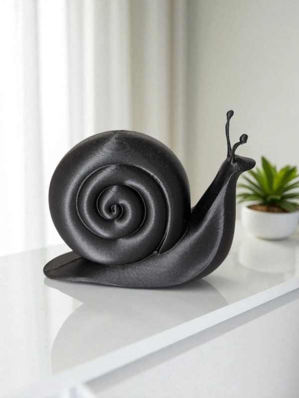 6883845749_dekorativnaya-figurka-snail.png Декоративна фігурка “Snail Deco” — символ спокою та затишку Декор інтер’єру | Декор равлик | Стильна фігурка з сучасним дизайном