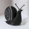6883845758_dekorativnaya-figurka-snail.png Декоративна фігурка “Snail Deco” — символ спокою та затишку Декор інтер’єру | Декор равлик | Стильна фігурка з сучасним дизайном
