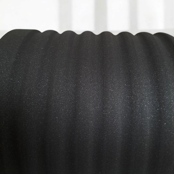 Кашпо Ribbed Black — стиль і текстура, що притягує погляд матове з текстурою декоративне кашпо для дому й офісу