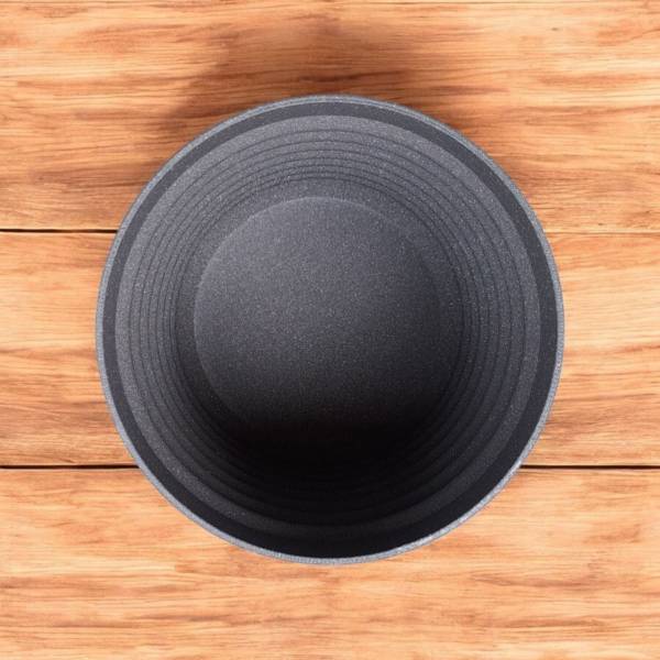 Кашпо Ribbed Black — стиль і текстура, що притягує погляд матове з текстурою декоративне кашпо для дому й офісу