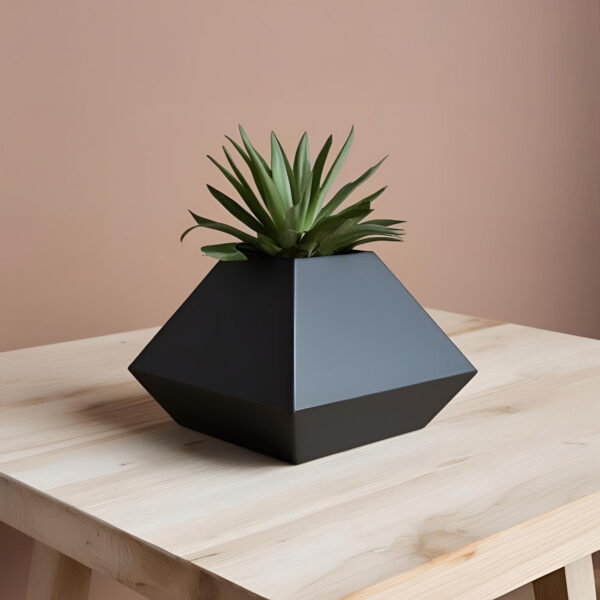6885744057_kashpo-geo-black.jpg Кашпо Geo Black — мінімалізм у чистому вигляді геометричний мінімалізм для сучасного інтер’єру декоративне Кашпо з гранями