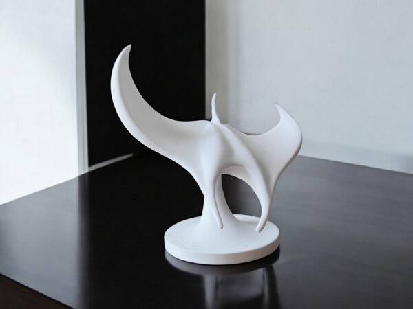 6911457720_sovremennaya-art-skulptura-iz.jpg Декоративна статуетка ската Manta Ray — морська арт-фігура для дому, офісу, кав’ярні, фотозони та подарунка