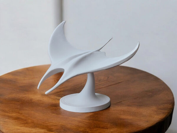 6911457734_sovremennaya-art-skulptura-iz.jpg Декоративна статуетка ската Manta Ray — морська арт-фігура для дому, офісу, кав’ярні, фотозони та подарунка