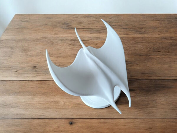 6911457735_sovremennaya-art-skulptura-iz.jpg Декоративна статуетка ската Manta Ray — морська арт-фігура для дому, офісу, кав’ярні, фотозони та подарунка