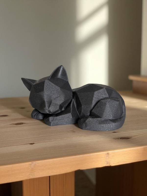 6911823240_geometricheskij-art-kot-v.png Декоративна статуетка кота Low Poly Cat — геометрична фігура кішки для дому, офісу, кав’ярні, фотозони та подарунка