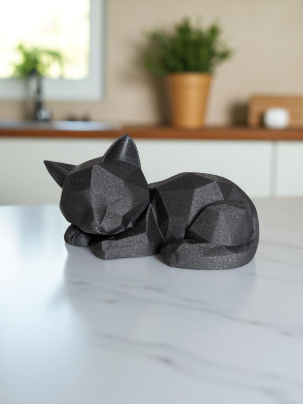 6911823242_geometricheskij-art-kot-v.png Декоративна статуетка кота Low Poly Cat — геометрична фігура кішки для дому, офісу, кав’ярні, фотозони та подарунка