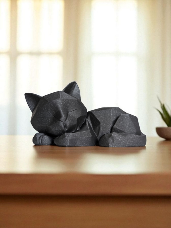 6911823244_geometricheskij-art-kot-v.png Декоративна статуетка кота Low Poly Cat — геометрична фігура кішки для дому, офісу, кав’ярні, фотозони та подарунка