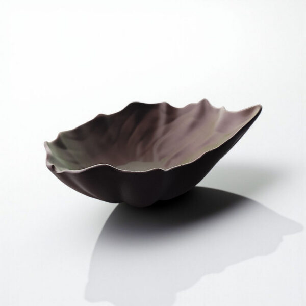 6914377847_sovremennaya-chasha-v.jpg Декоративна миска у формі листка Leaf Bowl — хвиляста чаша для декору, фруктів, свічок, прикрас, фотозони та сучасного інтер’єру