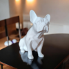 Фігурка французького бульдога Frenchie Style Statue — декоративна статуетка собаки для дому, офісу, полиці та подарунка
