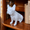 Фігурка французького бульдога Frenchie Style Statue — декоративна статуетка собаки для дому, офісу, полиці та подарунка