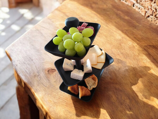 7002527361_trehurovnevaya-servirovochnaya-etazherka.jpg Етажерка Snack Layer Stand — трирівнева сервірувальна підставка для закусок, фруктів, сирів, випічки та солодощів
