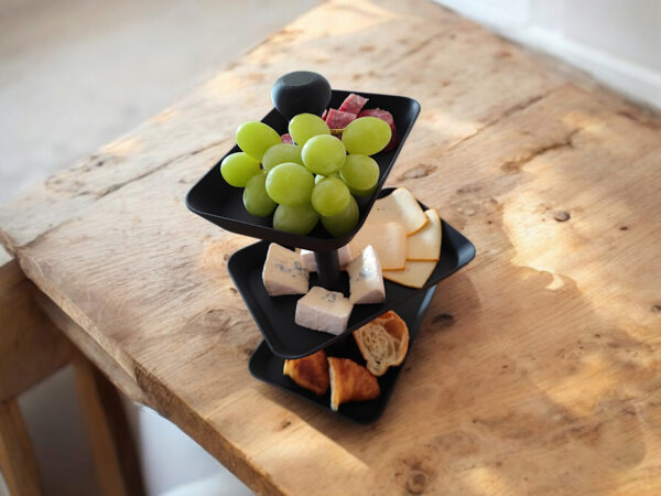 7002527362_trehurovnevaya-servirovochnaya-etazherka.jpg Етажерка Snack Layer Stand — трирівнева сервірувальна підставка для закусок, фруктів, сирів, випічки та солодощів