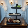 7002527384_trehurovnevaya-servirovochnaya-etazherka.png Етажерка Snack Layer Stand — трирівнева сервірувальна підставка для закусок, фруктів, сирів, випічки та солодощів