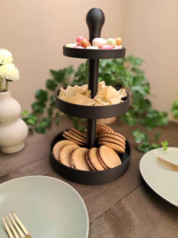 7002531048_trehurovnevaya-servirovochnaya-etazherka.jpg Трирівнева етажерка для сервірування Table Treat Tower — багатоярусна підставка для закусок, печива, солодощів, фруктів та святкового столу