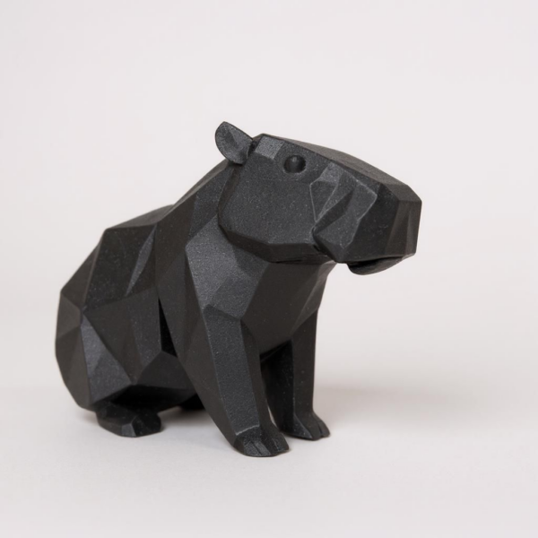 7027242554_dekorativnaya-statuetka-kapibary.png Декоративна статуетка капібари Capybara Geo Decor — геометрична фігурка тварини для дому та подарунка