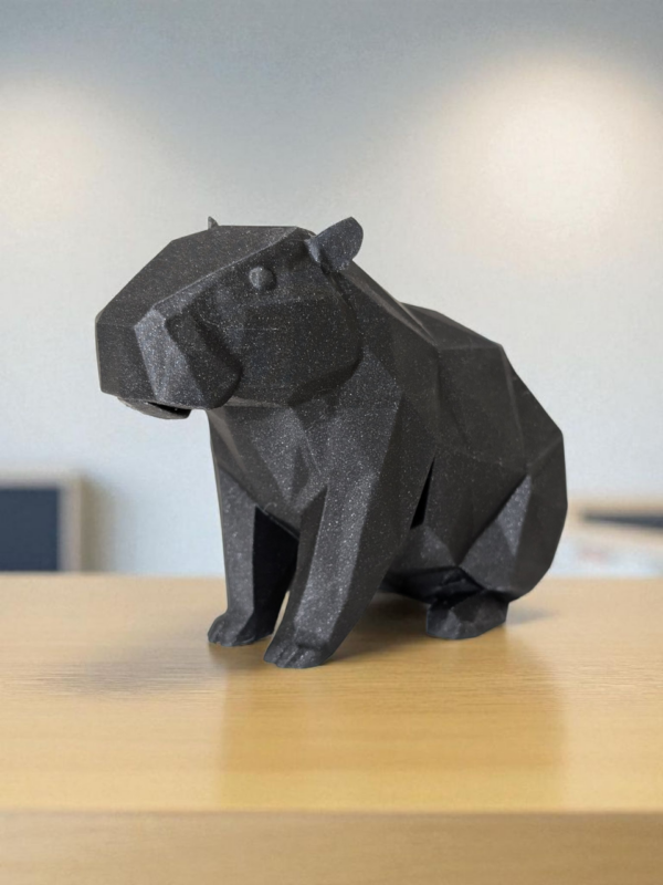 7027242559_dekorativnaya-statuetka-kapibary.png Декоративна статуетка капібари Capybara Geo Decor — геометрична фігурка тварини для дому та подарунка