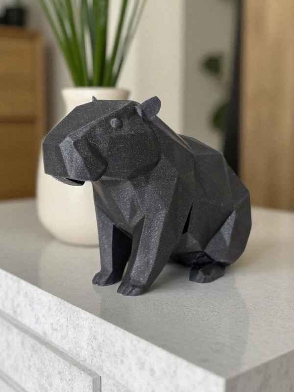 7027242567_dekorativnaya-statuetka-kapibary.png Декоративна статуетка капібари Capybara Geo Decor — геометрична фігурка тварини для дому та подарунка