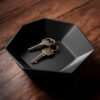 7124631654_dekorativnaya-shestiugolnaya-tarelka.jpg Hexa Catch Tray — шестикутна тарілка-органайзер для ключів, прикрас та дрібниць