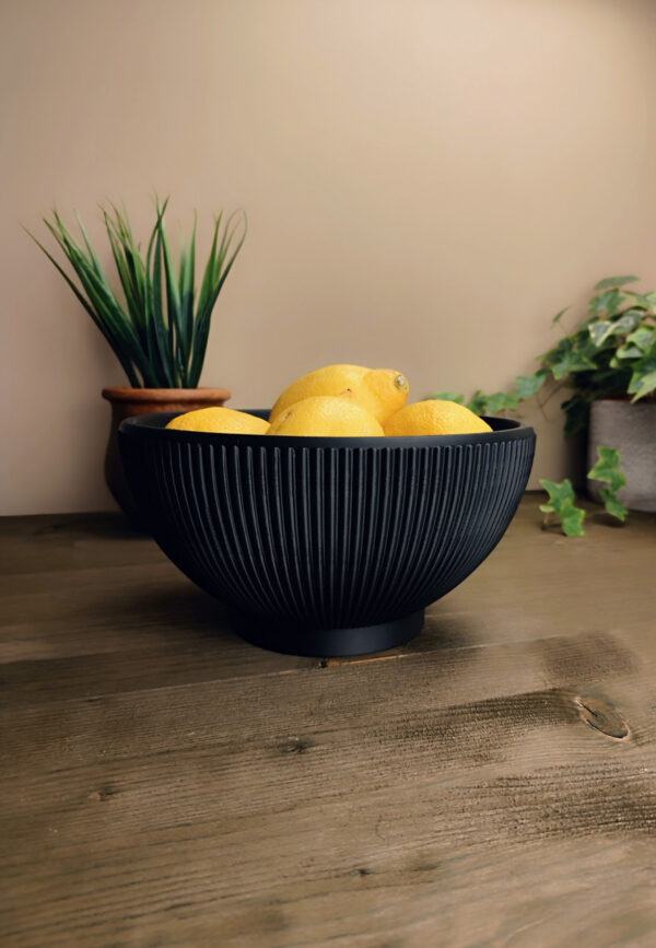 7125846887_miska-dekorativnaya-relefnaya.jpg Relief Line Bowl — декоративна миска з рельєфною текстурою для фруктів, овочів та солодощів